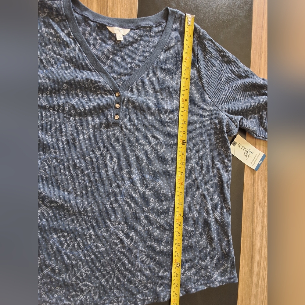 Women's Dark Navy Blue Waffle Henley V Neck Tee, Size 2X(20W-22W), New With Tag - Picture 6 of 6